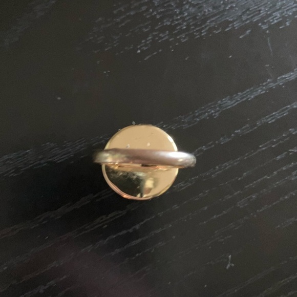 In Beautiful Condition!TORY BURCH Mother of Pearl Logo Ring Size 6 and Pendant - Picture 5 of 11